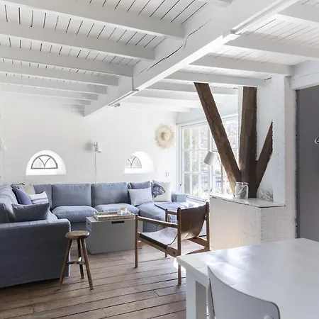 Vakantiehuis Luxuriously Restored With Trendy Interior Close To Sea And Forest Groet