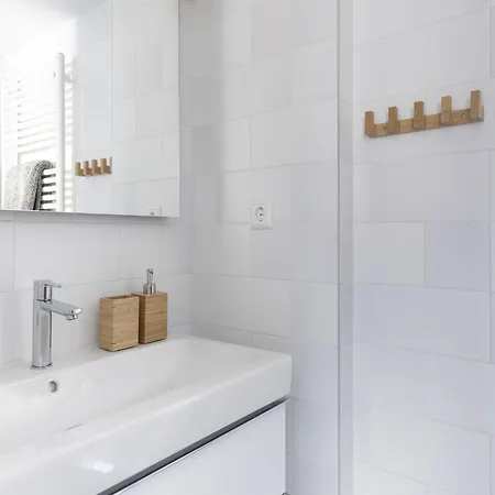 Сasa de vacaciones Luxuriously Restored With Trendy Interior Close To Sea And Forest