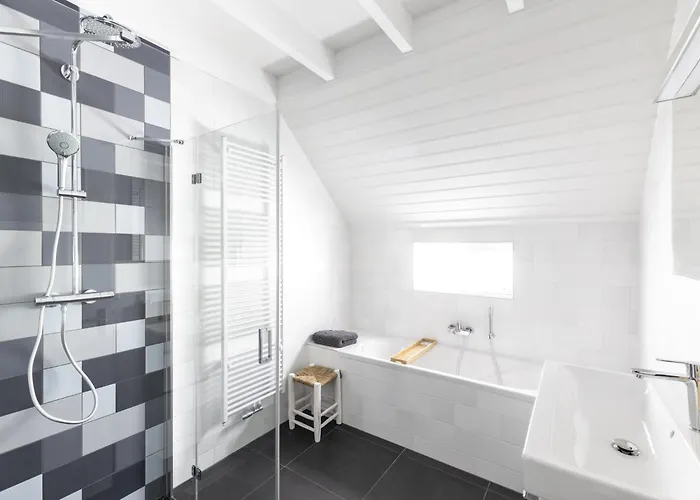 Luxuriously Restored With Trendy Interior Close To Sea And Forest * Грут