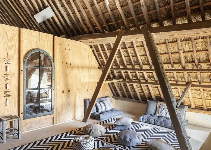 Luxuriously Restored With Trendy Interior Close To Sea And Forest Грут