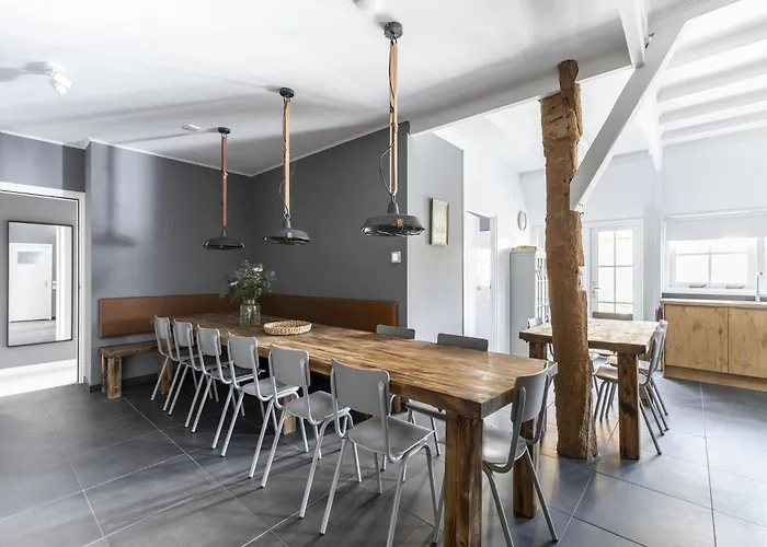 Дом отдыха Luxuriously Restored With Trendy Interior Close To Sea And Forest Грут