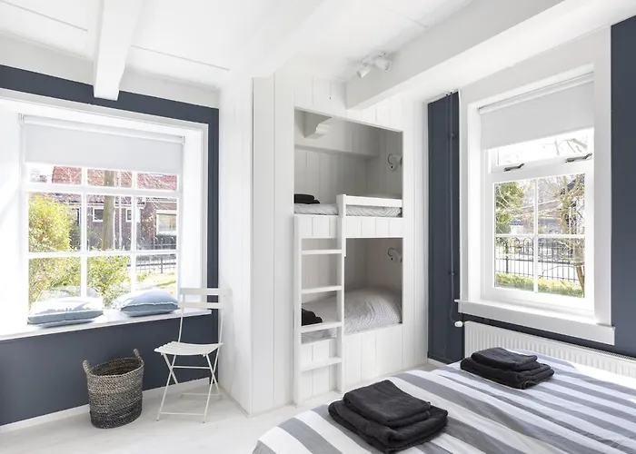 Дом отдыха Luxuriously Restored With Trendy Interior Close To Sea And Forest