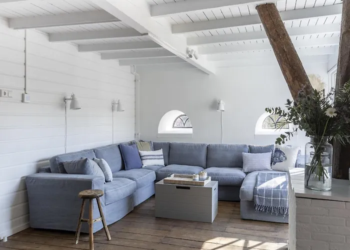 Luxuriously Restored With Trendy Interior Close To Sea And Forest Дом отдыха Грут