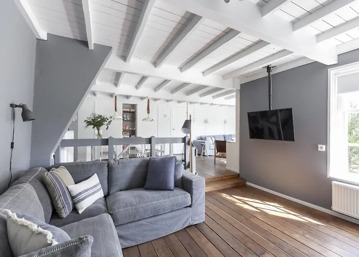 Дом отдыха Luxuriously Restored With Trendy Interior Close To Sea And Forest *