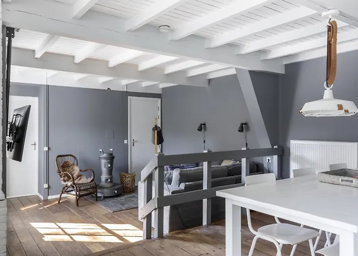 Luxuriously Restored With Trendy Interior Close To Sea And Forest * Грут