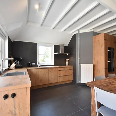 Luxuriously Restored With Trendy Interior Close To Sea And Forest Groet